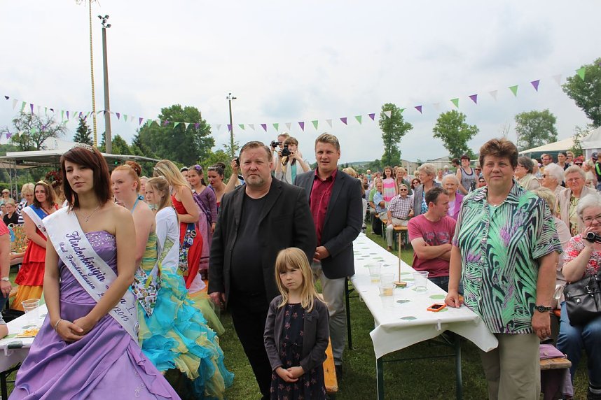 Laubk&ouml;nig gekr&ouml;nt - Geheimnis der Hofdamen gel&uuml;ftet!