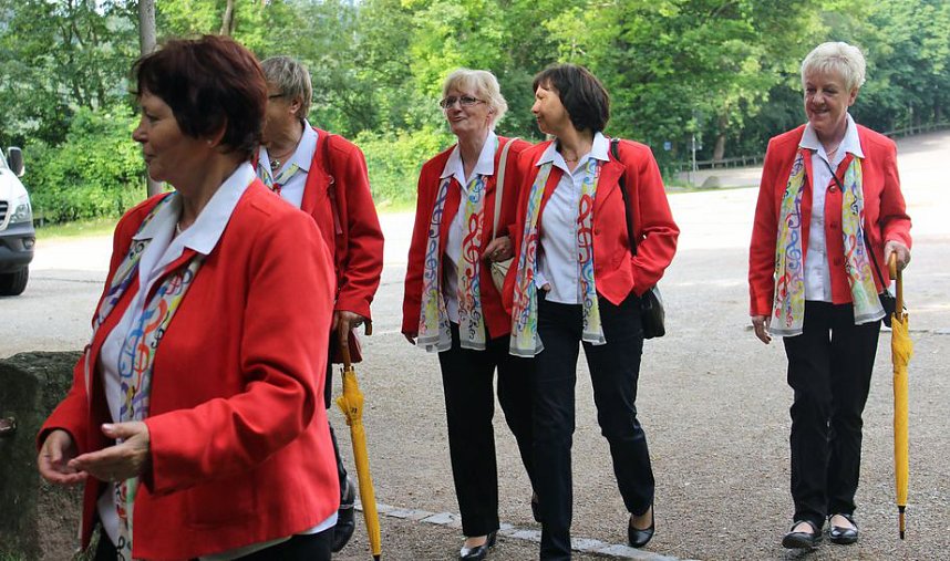 Klingender Wanderweg &uuml;bergeben