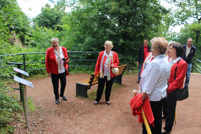 Klingender Wanderweg &uuml;bergeben