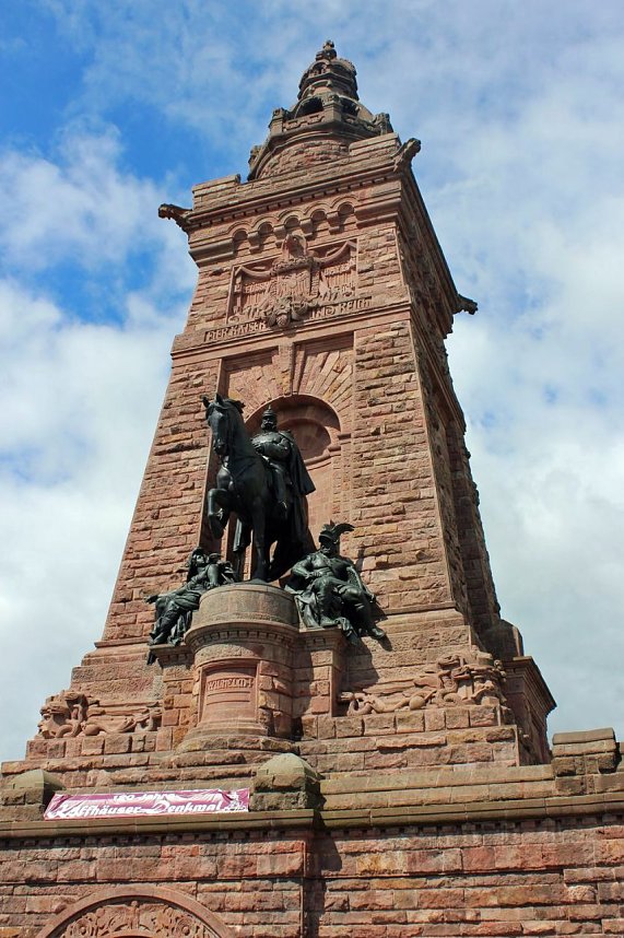 Klingender Wanderweg &uuml;bergeben