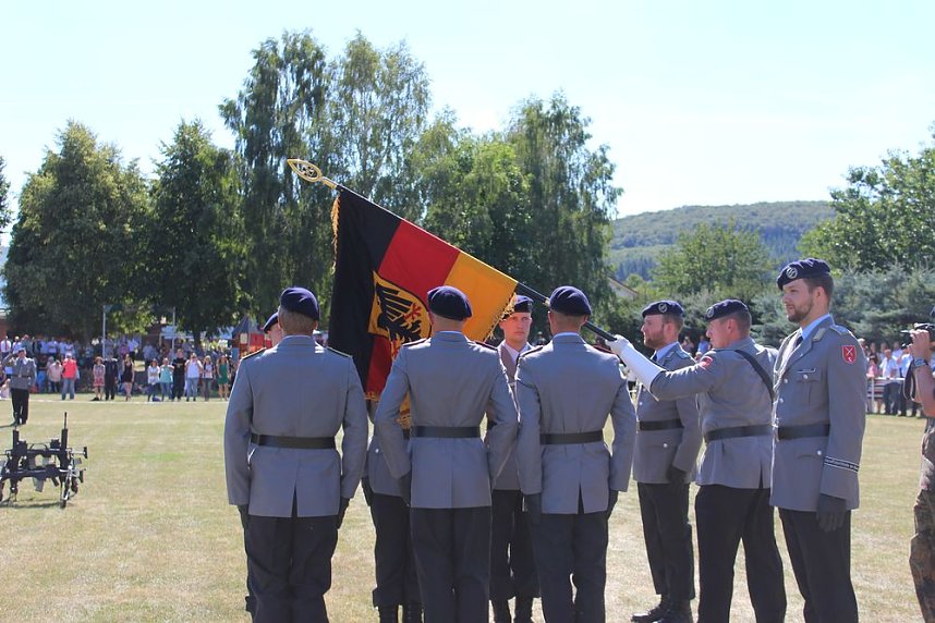 Traumhaftes Sommerwetter bei Vereidigung