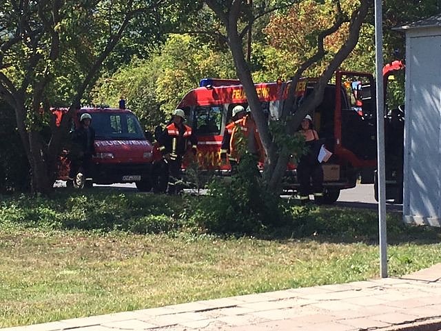 Hei&szlig;er Tanz der Rettungskr&auml;fte