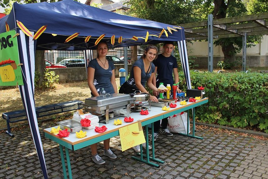 Was f&uuml;r ein Andrang beim Schulfest!