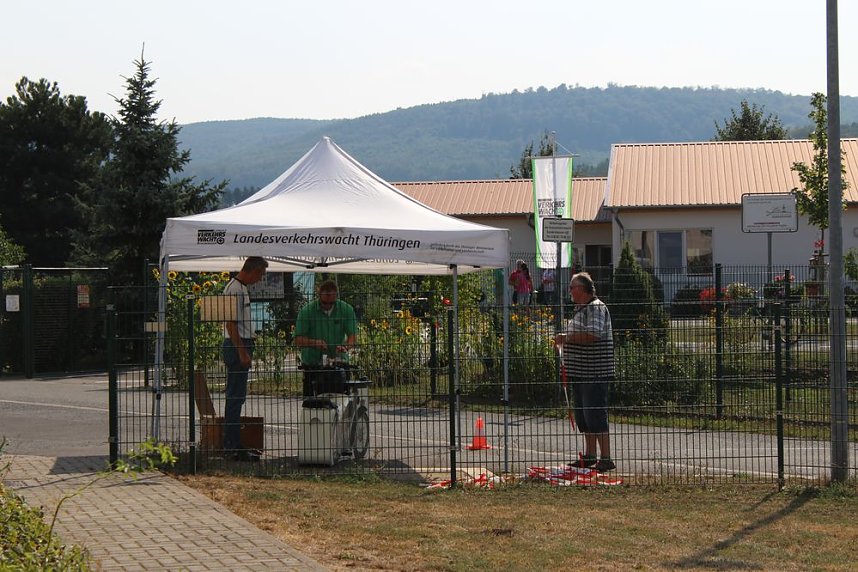 Abgebranntes Haus und viele Spiele