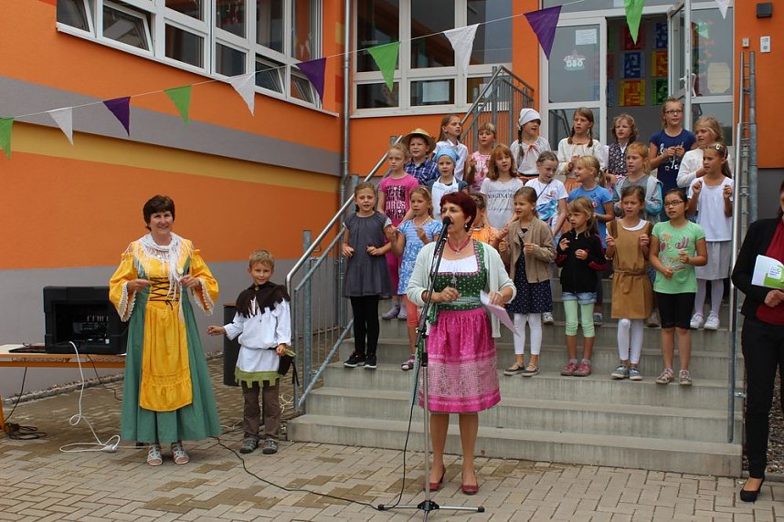 Feierliche &Uuml;bergabe Grundschule