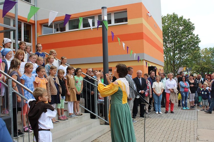 Feierliche &Uuml;bergabe Grundschule