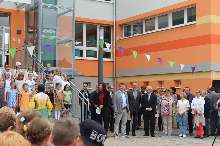 Feierliche &Uuml;bergabe Grundschule