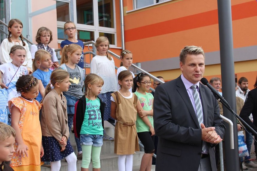 Feierliche &Uuml;bergabe Grundschule