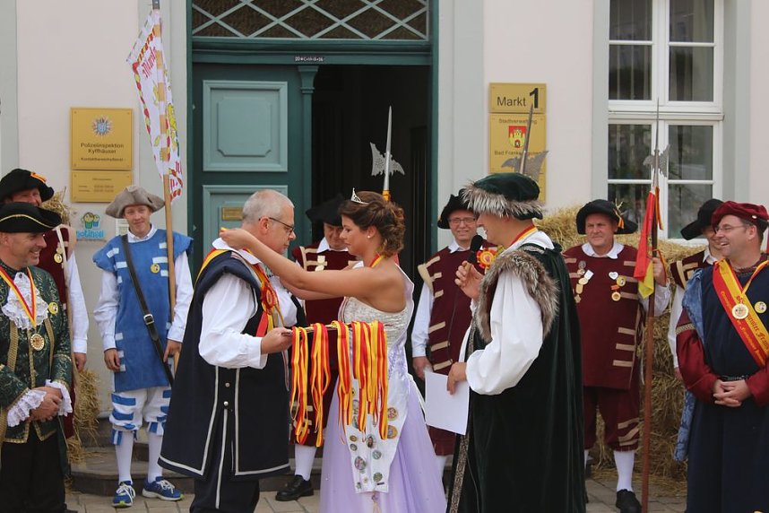 Hausm&auml;nner verk&uuml;nden wieder Er&ouml;ffnung des Bauernmarkts
