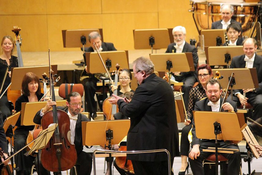 &Uuml;berw&auml;ltigender Einstieg in die Konzertsaison