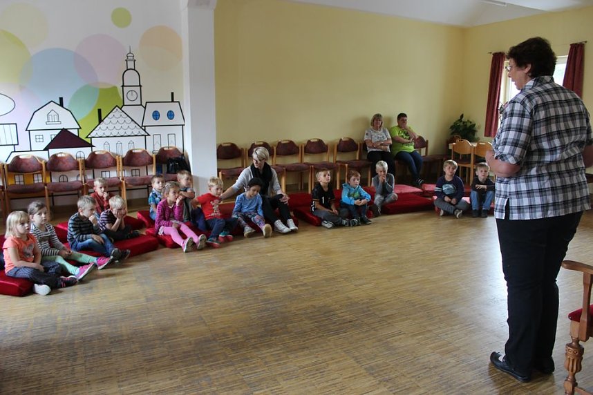 Vorlesen, Tanz und Theater