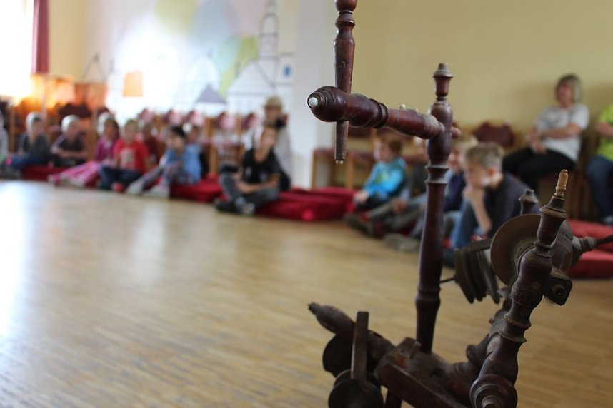 Vorlesen, Tanz und Theater