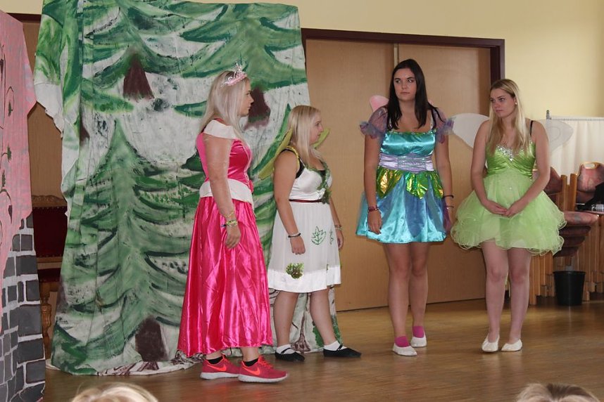 Vorlesen, Tanz und Theater