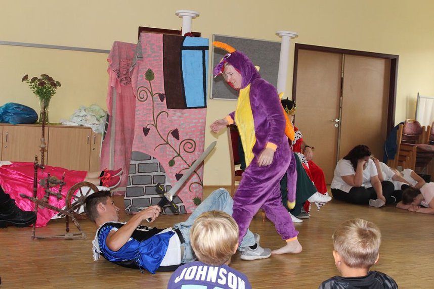 Vorlesen, Tanz und Theater