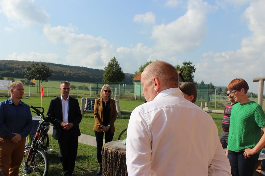 E-Bikes, Faltkarte und Ladepunkte vorgestellt