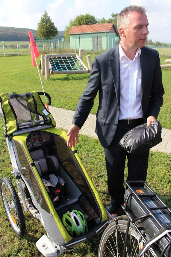 E-Bikes, Faltkarte und Ladepunkte vorgestellt