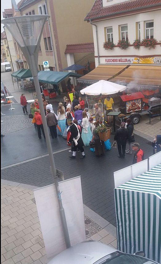 Erste Regenwand unsch&ouml;n f&uuml;r den Zwiebelmarkt
