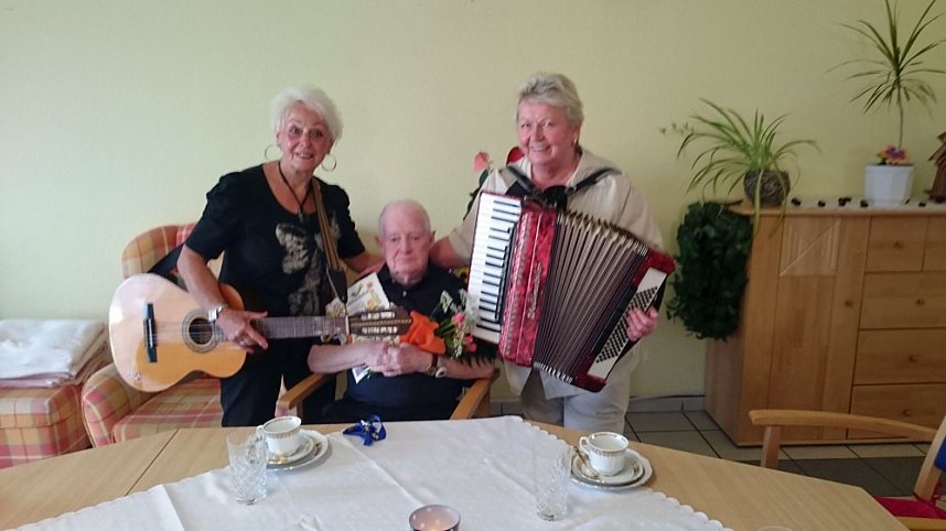 Besonderes St&auml;ndchen zum 90. Geburtstag