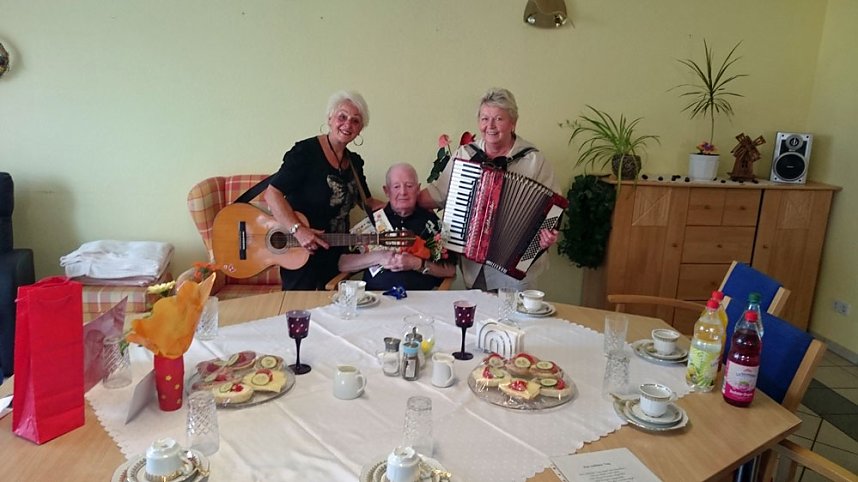 Besonderes St&auml;ndchen zum 90. Geburtstag