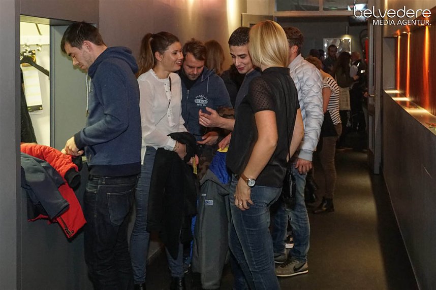 Wir bekennen Farbe! - so hie&szlig; das Motto der Nacht vom Samstag zu Sonntag im Nordh&auml;user Jugendclubhaus. Auf die G&auml;ste wartete nicht nur jede Menge Licht, sondern auch jede Menge toller Musik. Wir haben wieder die Galerie f&uuml;r Sie zusammengestellt.