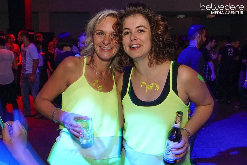 Wir bekennen Farbe! - so hie&szlig; das Motto der Nacht vom Samstag zu Sonntag im Nordh&auml;user Jugendclubhaus. Auf die G&auml;ste wartete nicht nur jede Menge Licht, sondern auch jede Menge toller Musik. Wir haben wieder die Galerie f&uuml;r Sie zusammengestellt.