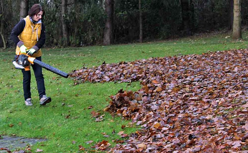 Schwimmbad auf Winter vorbereitet