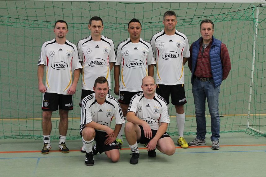 Titelverteidiger klar erfolgreich