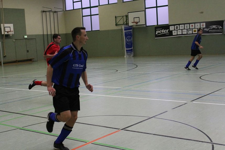 Titelverteidiger klar erfolgreich