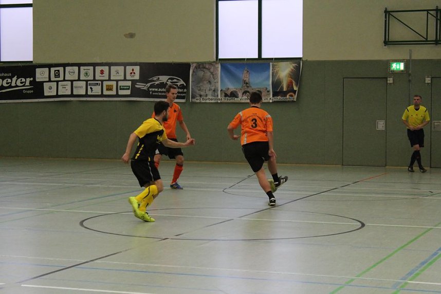 Titelverteidiger klar erfolgreich