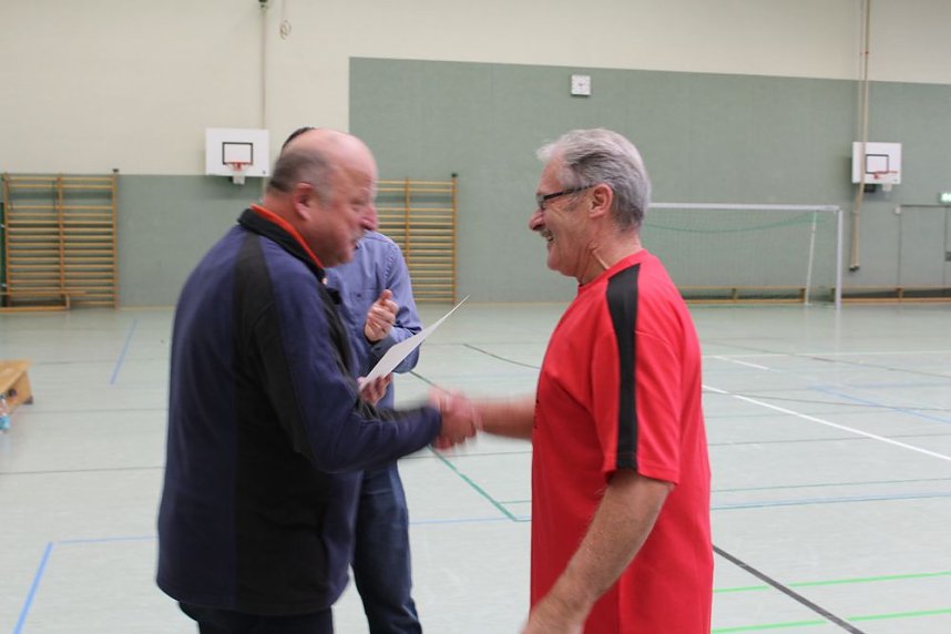 Titelverteidiger klar erfolgreich