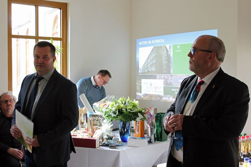 Ein Kapit&auml;n verl&auml;sst das Schiff