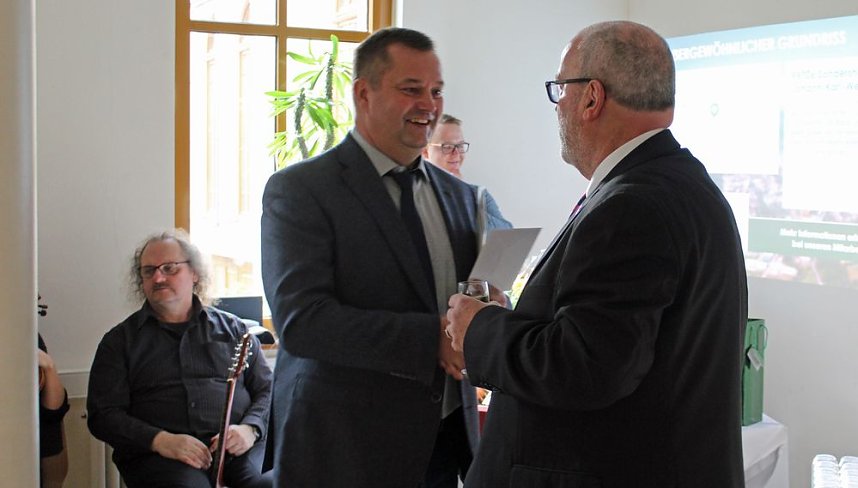 Ein Kapit&auml;n verl&auml;sst das Schiff