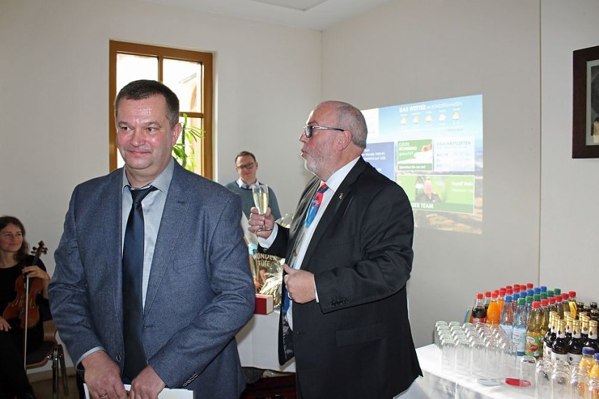 Ein Kapit&auml;n verl&auml;sst das Schiff