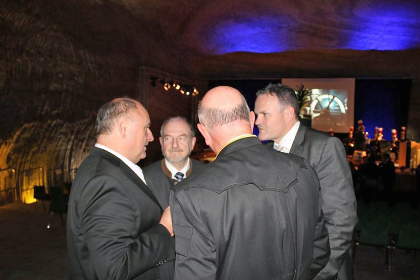 Ministerpr&auml;sident bekam Schl&auml;ge