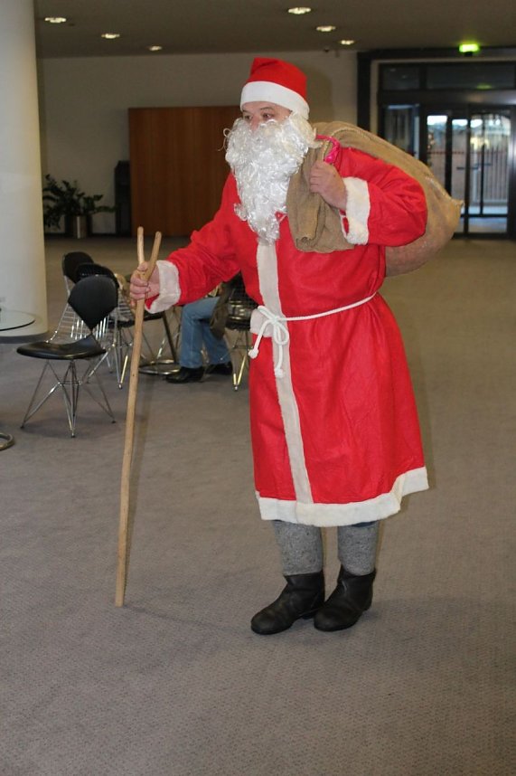 Weihnachtssingen in der Sparkasse