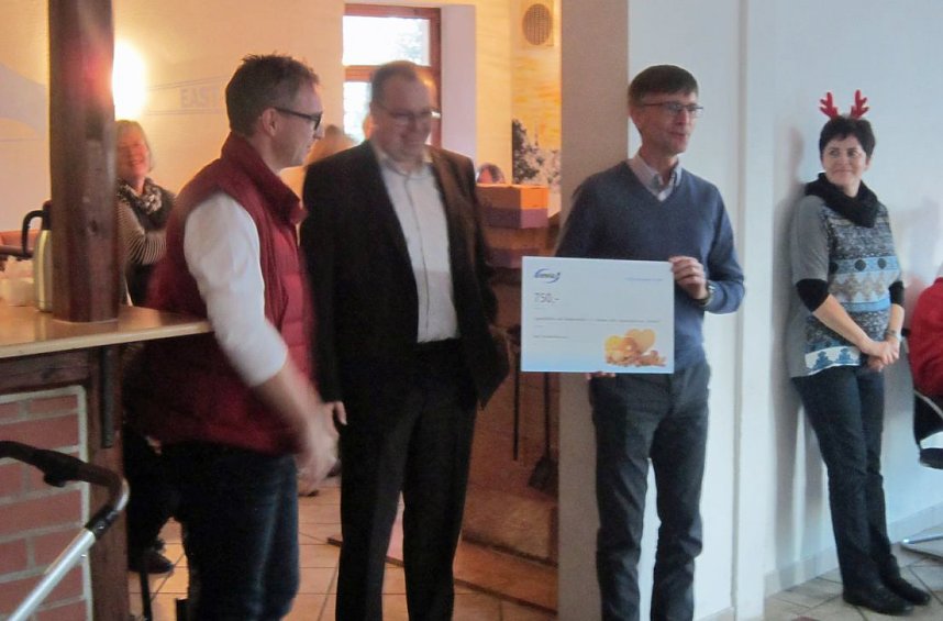 Weihnachtsfeier mit Spenden&uuml;bergabe