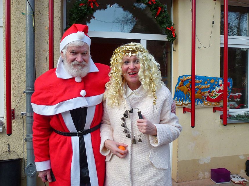 Weihnachtsmarkt in der "Anne Frank"