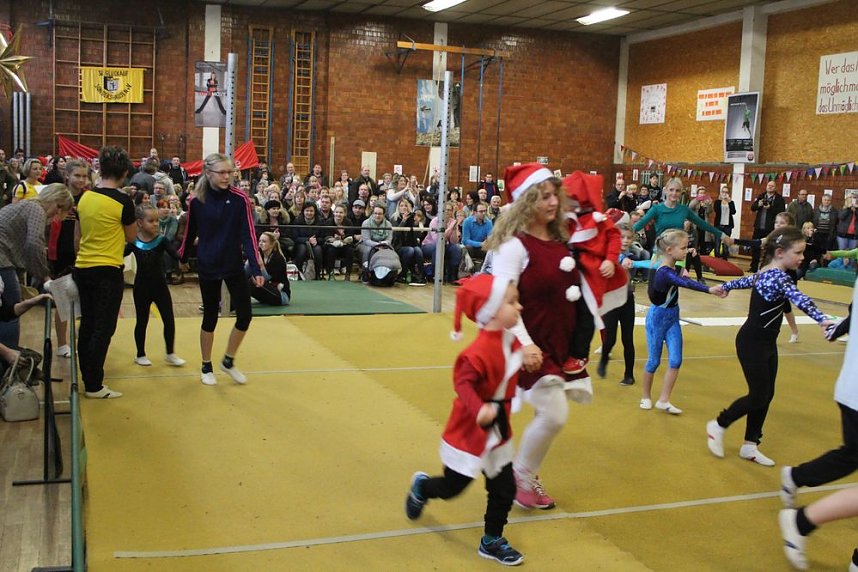 Start des Weihnachtsturnens
