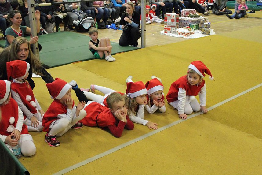 Weihnachtsturnen wird "erwachsen"