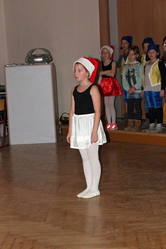 Begeisternde Weihnachtsfeier in der Schule
