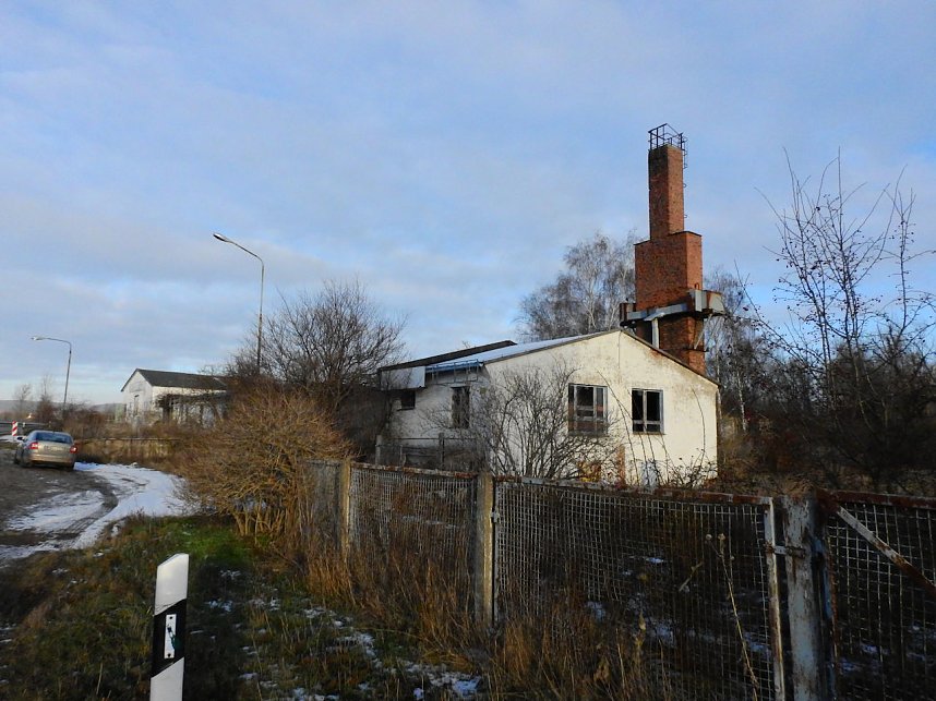 Peter Blei in den Ruinen der Schuhfabrik in Wiehe