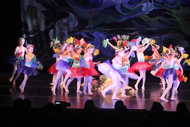 Gut besucht war auch die aktuelle Produktion des nunmehr 22 Jahre alten Tanzstudios "Die Sch&ouml;ne und das Biest"