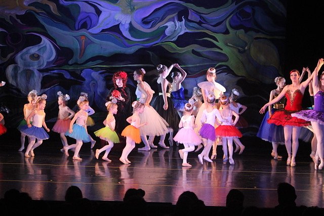 Gut besucht war auch die aktuelle Produktion des nunmehr 22 Jahre alten Tanzstudios "Die Sch&ouml;ne und das Biest"