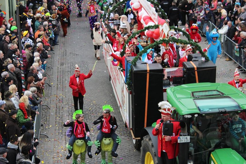 N&auml;rrinnen, Narren und schr&auml;ge Typen