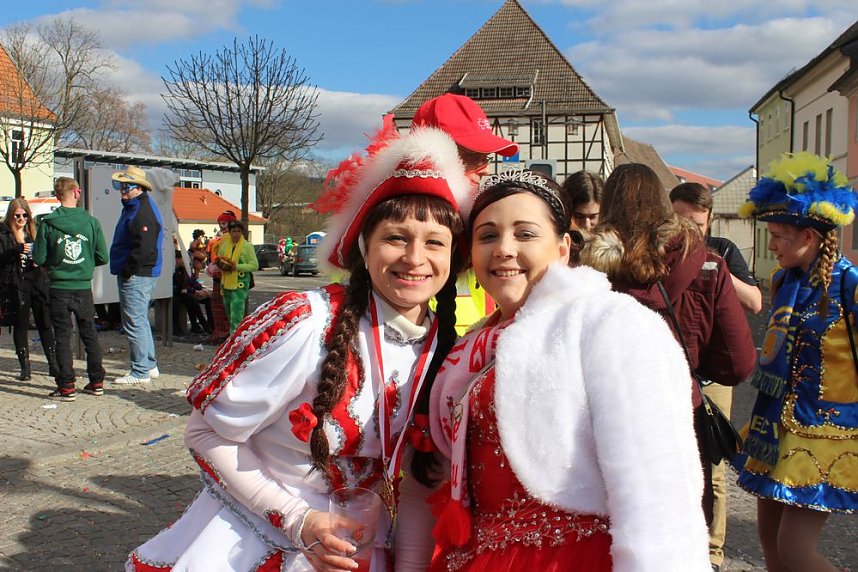 N&auml;rrinnen, Narren und schr&auml;ge Typen