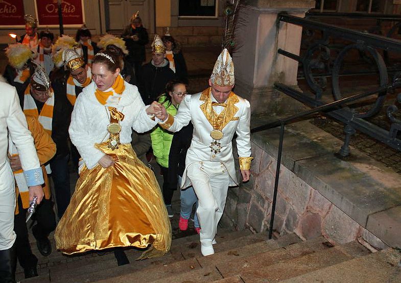 Nubbel den Flammen &uuml;bergeben