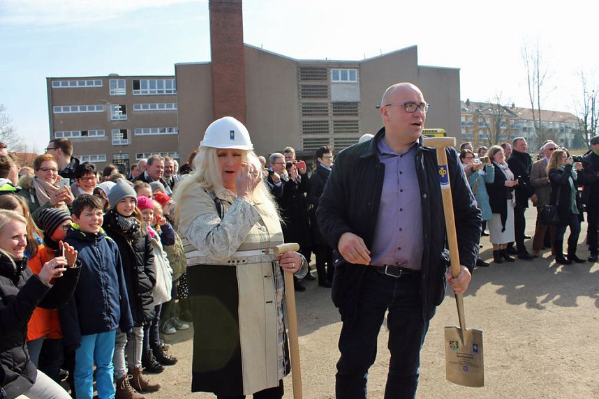 Gr&ouml;&szlig;ter Spatenstich f&uuml;r gr&ouml;&szlig;ten Eigenbau des Kyffh&auml;userkreises