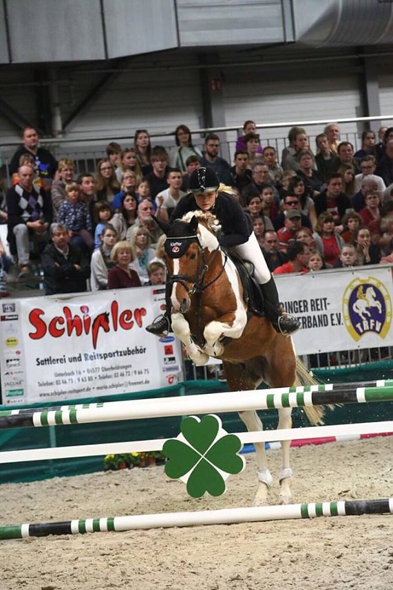 Starke Nordth&uuml;ringer Reiterinnen: J. Bauermeister mit Nobilis