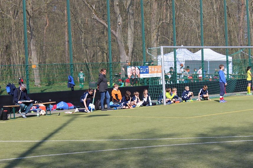 5. Strau&szlig;berger Hockey-Cup l&auml;uft