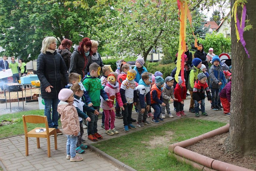 Einweihungsfeier im "K&auml;ferland"